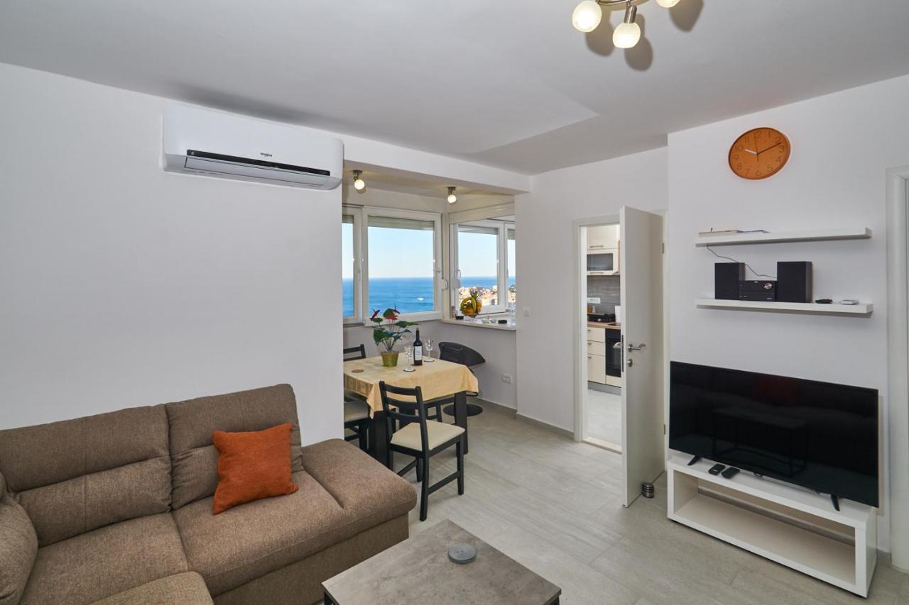 Rajmonda Apartment